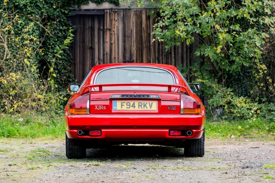  Jaguar XJR-S 5.3 by JaguarSport 1988 года  (UK) (фото 6 из 14)